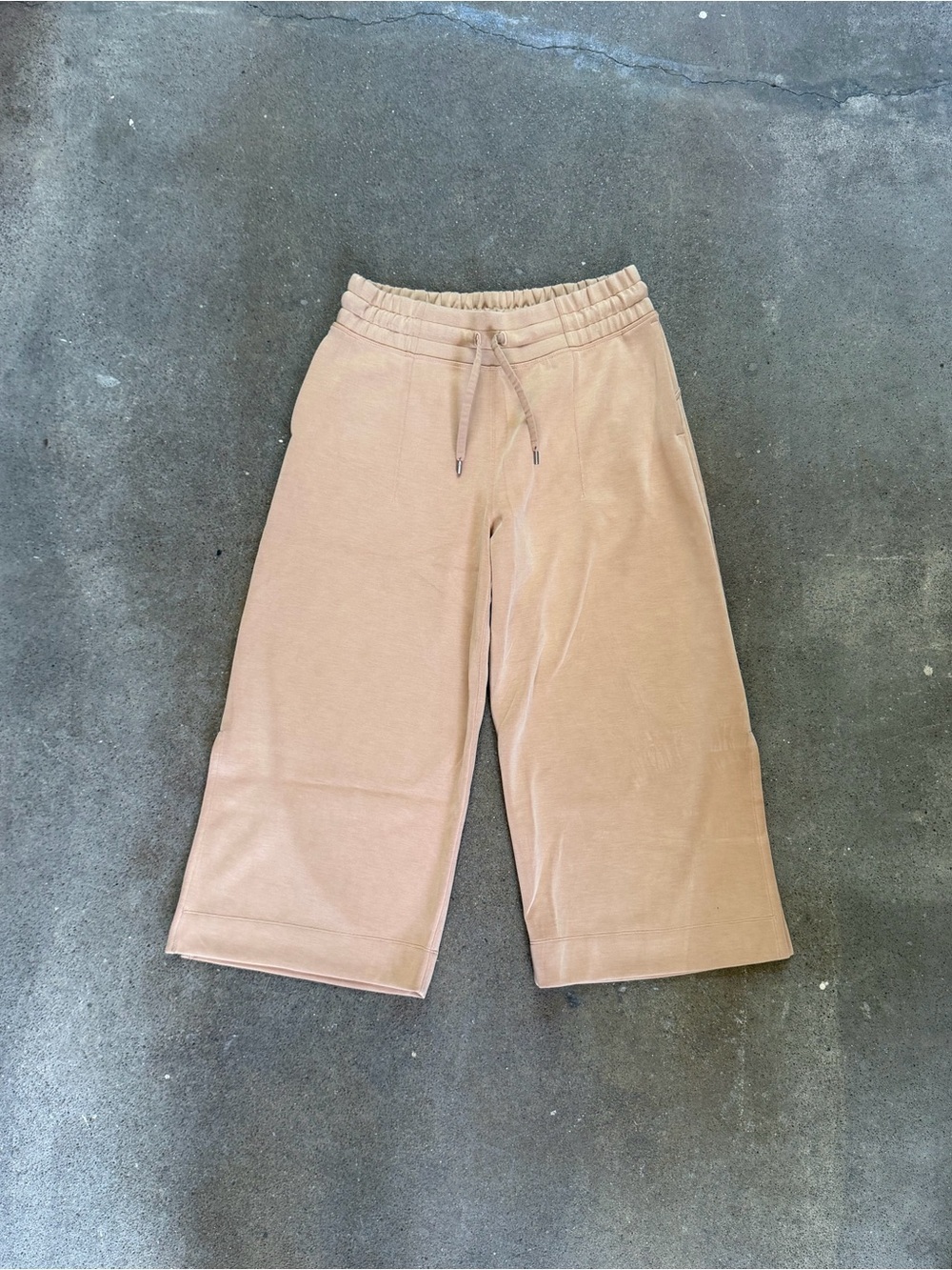 Lululemon Soft Ambitions High Rise Crop Beech Wood Size 8 Activewear Athleisure - Picture 6 of 11